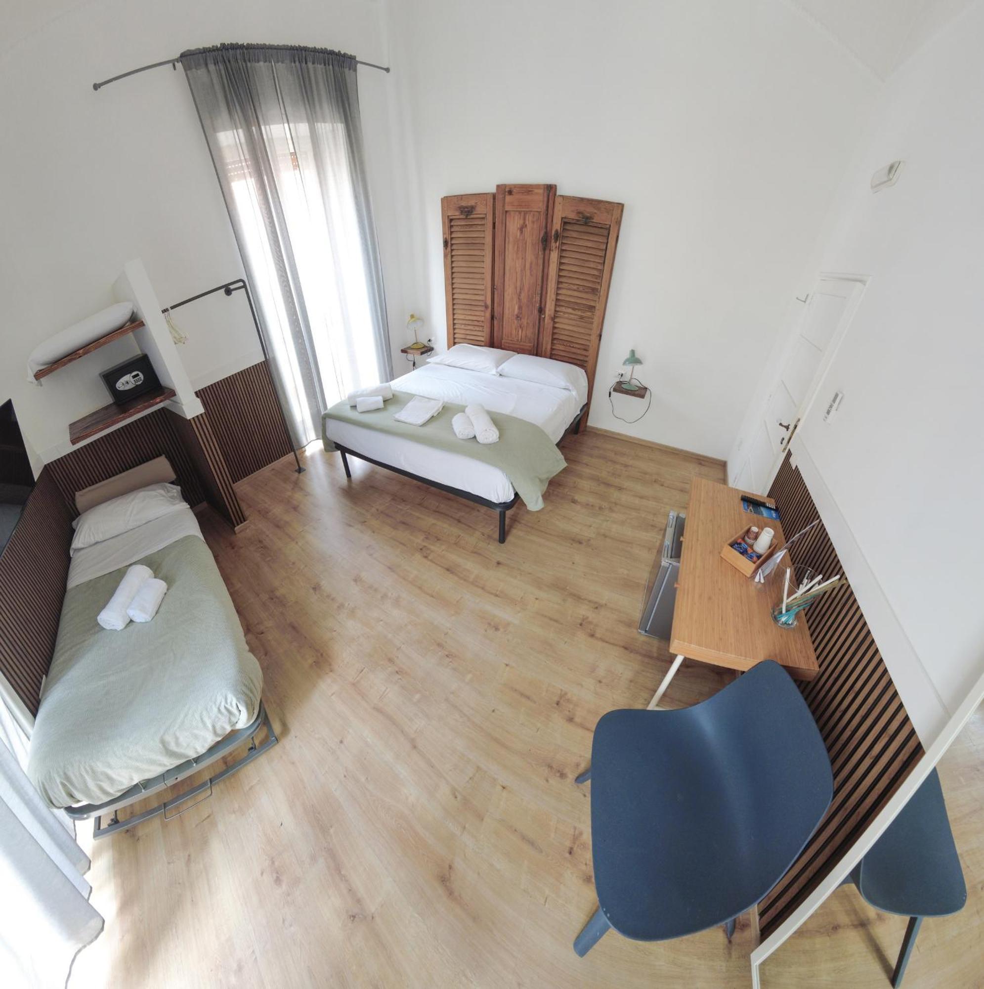 B&B Universita Naples Luaran gambar