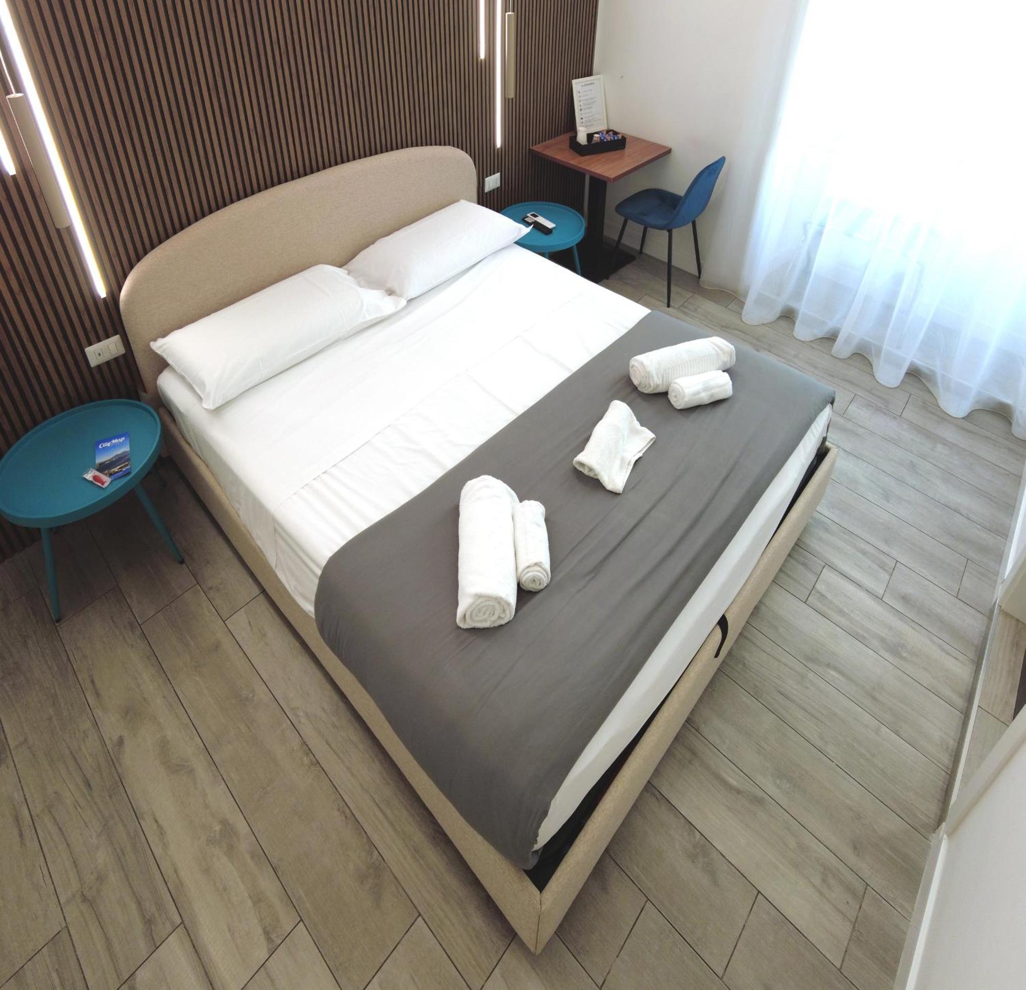 B&B Universita Naples Luaran gambar