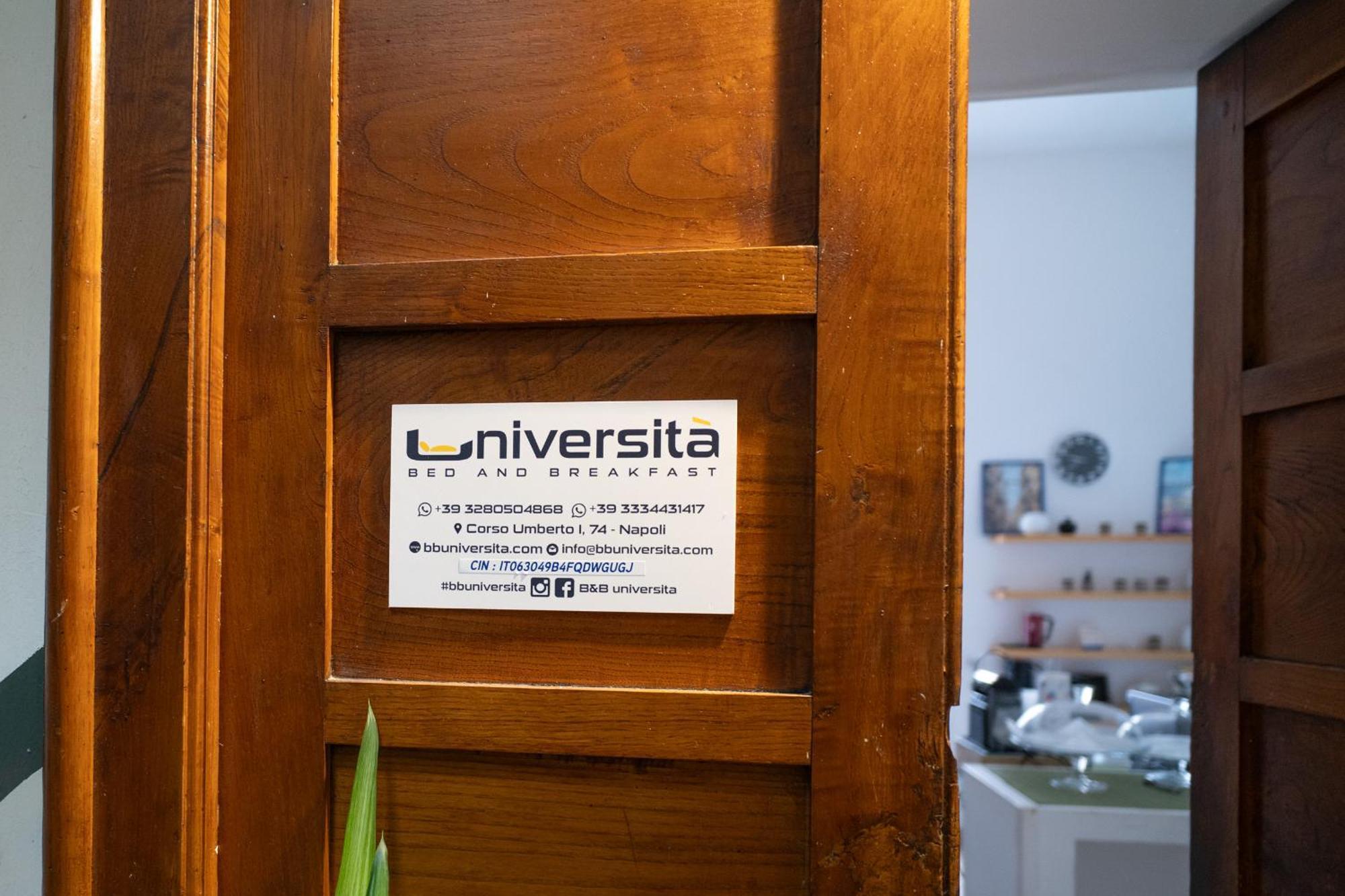 B&B Universita Naples Luaran gambar